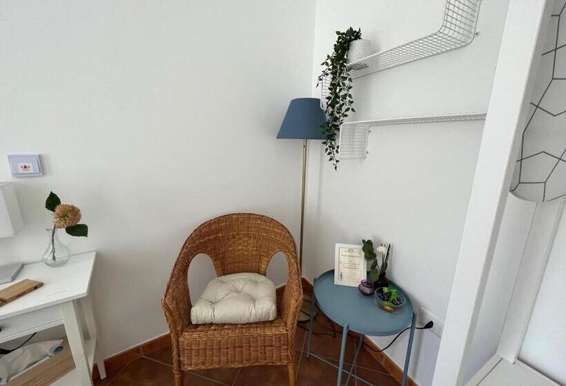 스탠다드 룸, Pizzo Central House