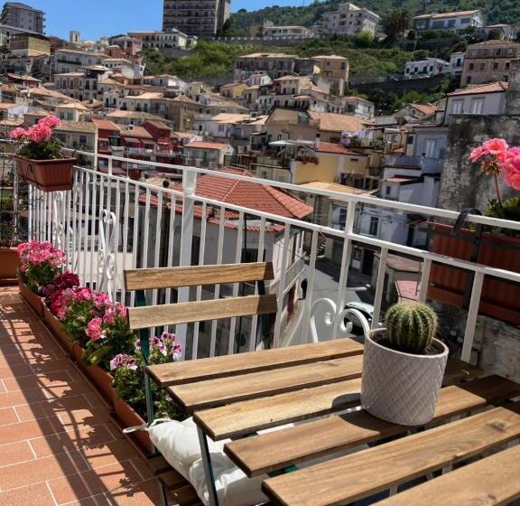 Номер Стандарт с Балконом, Pizzo Central House