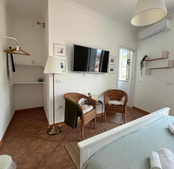 Номер Стандарт с Балконом, Pizzo Central House
