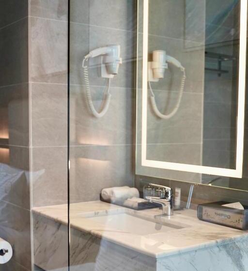 キングサイズベッドのスーペリアルーム, Opero Hotel Southkey Johor Bahru