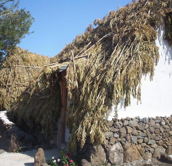 غرفة قياسية ثلاثية, Ovile Juanne Loddo