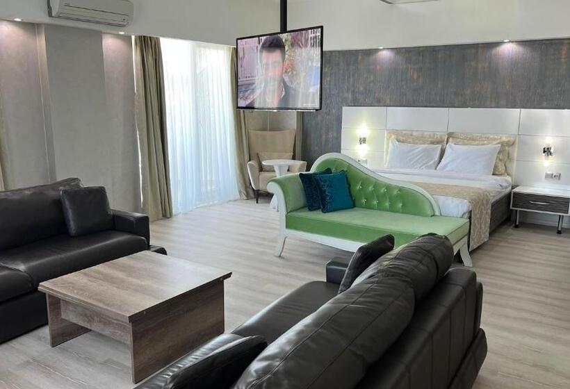 带阳台套房, Mox Hotel Wellness & Spa
