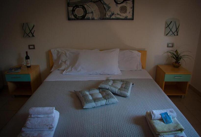 اتاق استاندارد سه نفره, P&p Assisi Camere