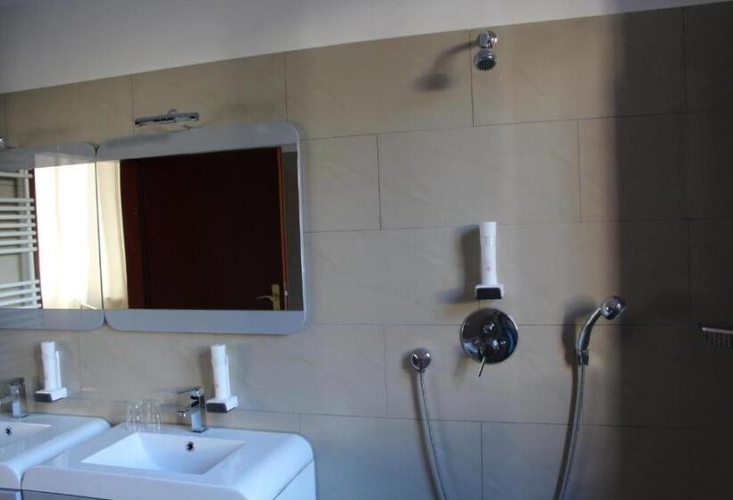 Quarto Quadruple Standard, Atlas Sport