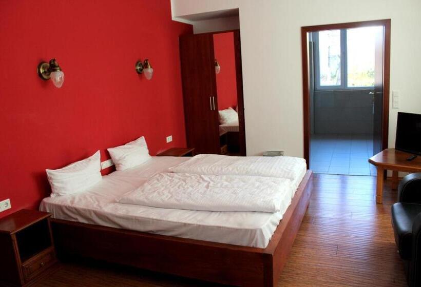 Quarto Quadruple Standard, Atlas Sport