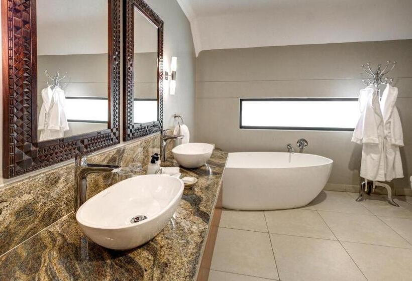 جناح إدارى, Ilala Lodge