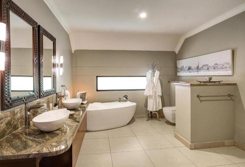 جناح سوبيريور, Ilala Lodge