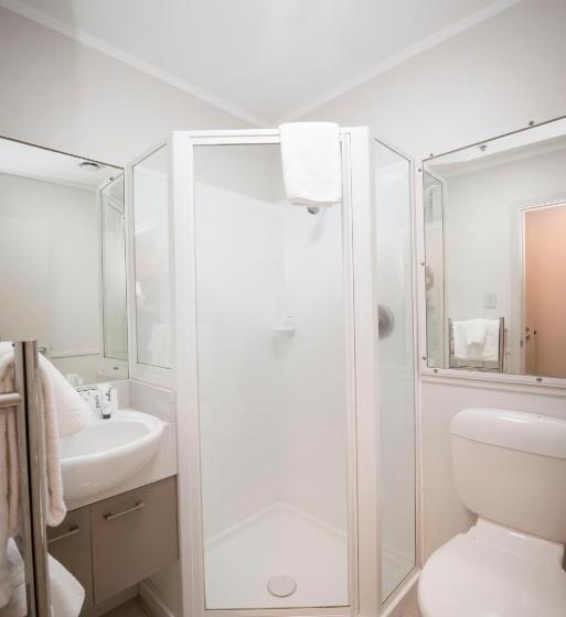 Студия Стандарт, Quest On Johnston Serviced Apartments