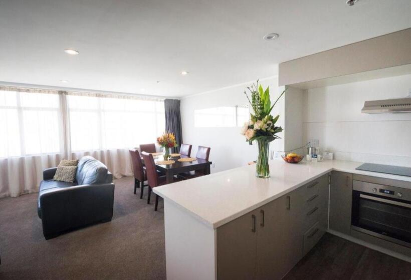 Апартаменты 3 Спальни, Quest On Johnston Serviced Apartments