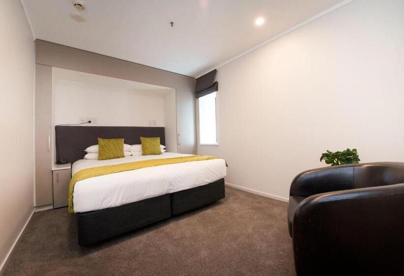 Апартаменты 3 Спальни, Quest On Johnston Serviced Apartments