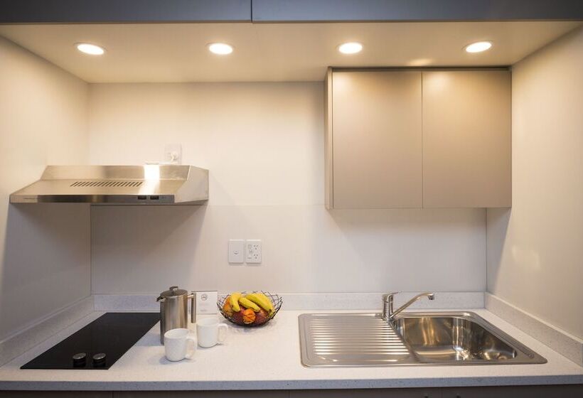 Студия Стандарт, Quest On Johnston Serviced Apartments