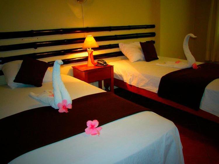 4인용 스탠다드 룸, Chanchamayo Inn