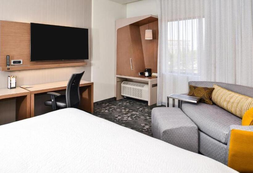 חדר סטנדרט עם מיטת קינג, Courtyard By Marriott Charlotte Northlake