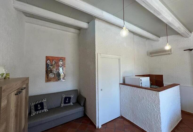اتاق استاندارد سه تخته با چشم‌انداز استخر, B&b Etico La Casa Di Toti