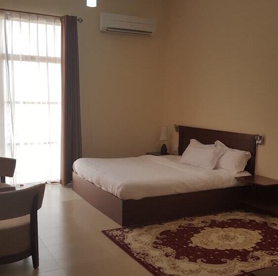 اتاق استاندارد با چشم‌انداز دریا, Al Ayjah Plaza