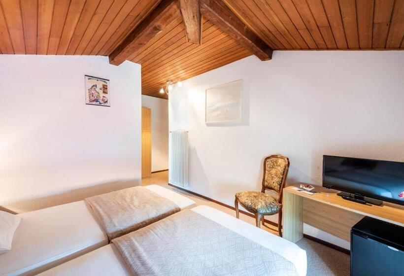 Номер Стандарт, Albergo Ristorante Svizzero