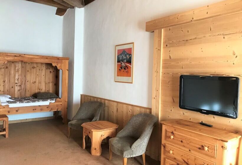 اتاق سوپریور با بالکن, Les Ducs De Savoie
