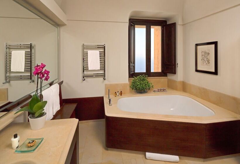 سوییت لوکس, Monastero Santa Rosa Hotel & Spa