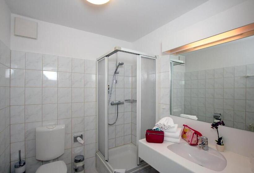 스탠다드 스튜디오, Park Hotel Sellin