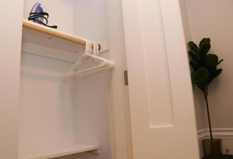 Студия Стандарт, Charming & Stylish Studio On Beacon Hill #3