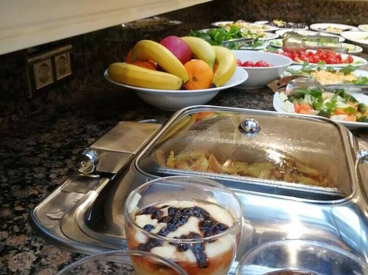 اتاق استاندارد سه نفره, Nayla Palace Hotel Special Category
