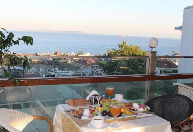 اتاق خانوادگی با چشم‌انداز جانبی دریا, Nayla Palace Hotel Special Category