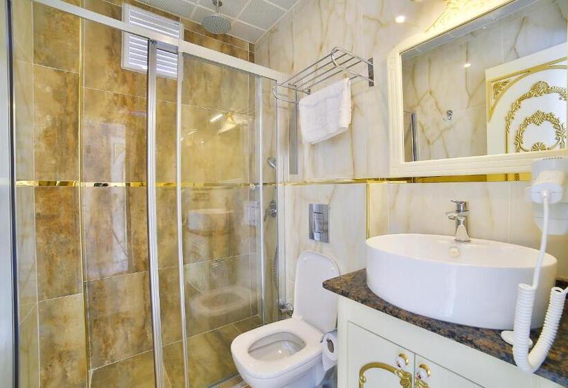 Economy Triple Room, Nayla Palace Hotel Special Category