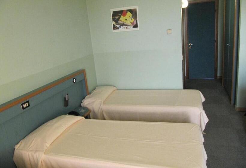 Quarto Triplo Estandar, Orzi