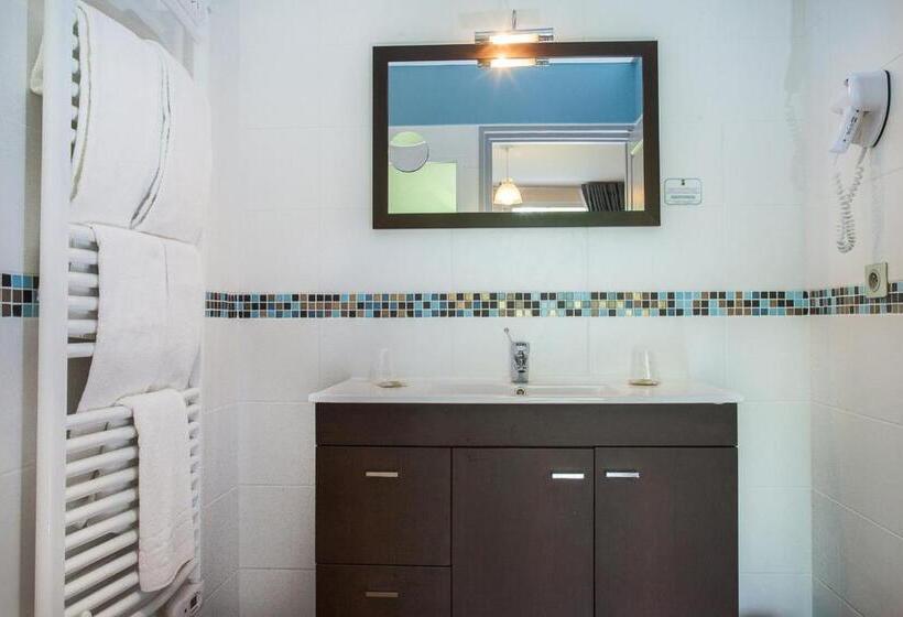 Номер Комфорт, Logis Hotel Erreguina