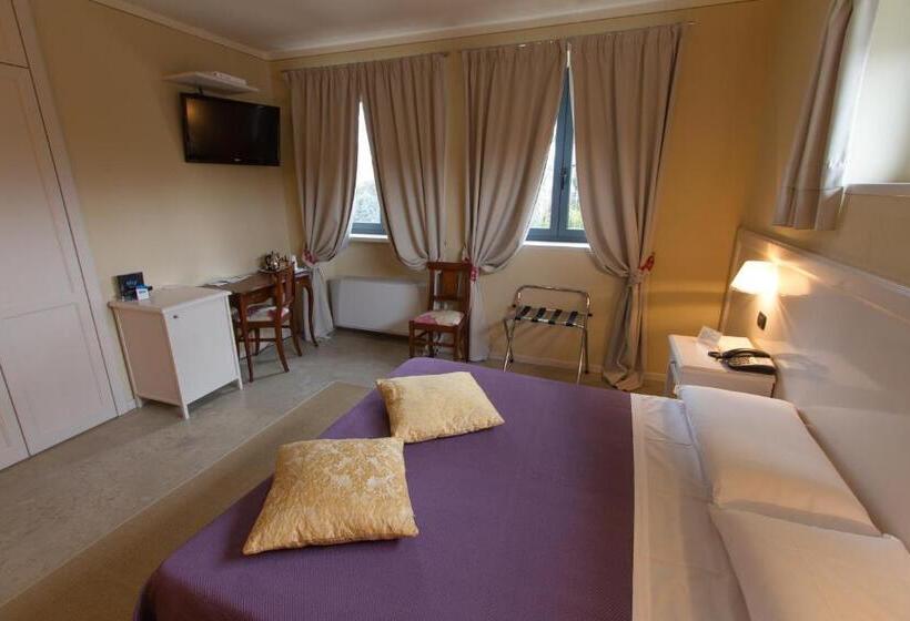 标准三人间, Albergo Della Ceramica