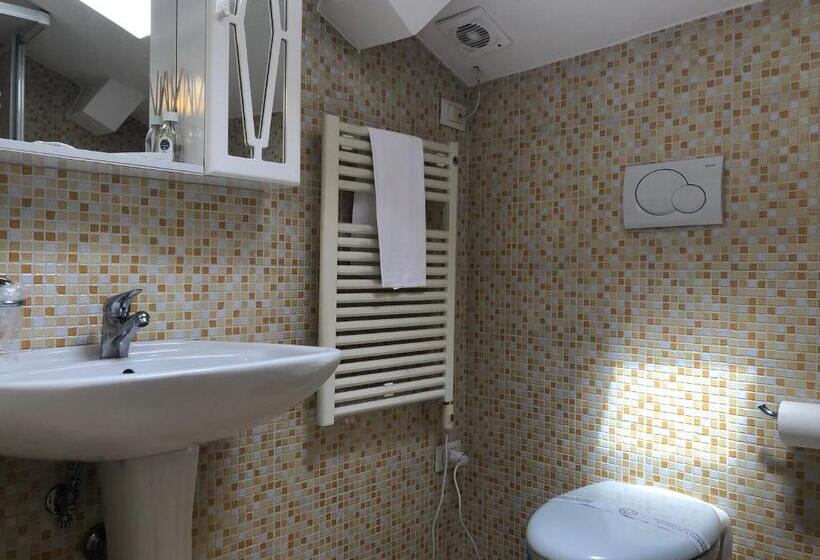 Quarto Estandar Individual, Eden