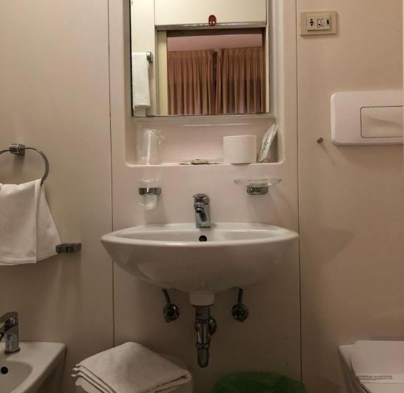 Quarto Estandar, Eden
