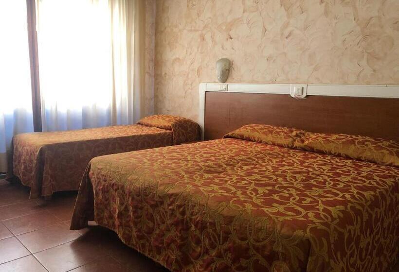 Quarto Triplo Estandar, Eden