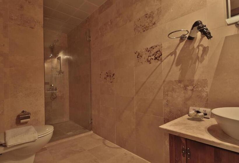 Номер Deluxe, Guzide Cave