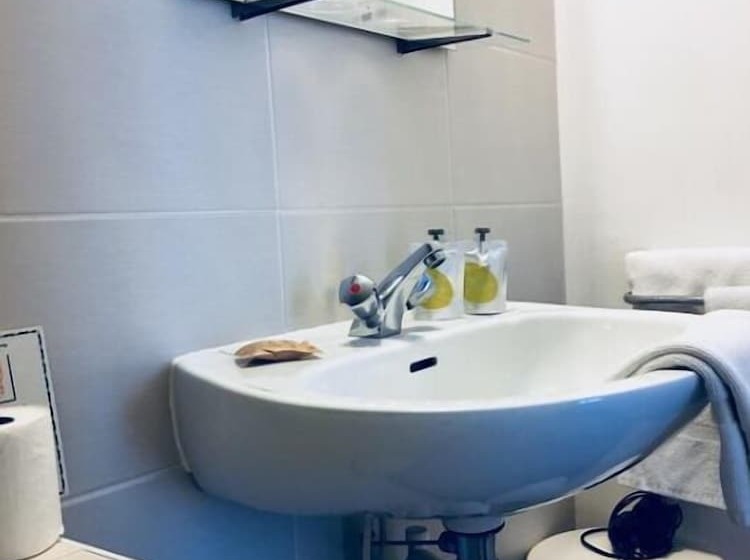 Номер Стандарт, Hôtel Moderne