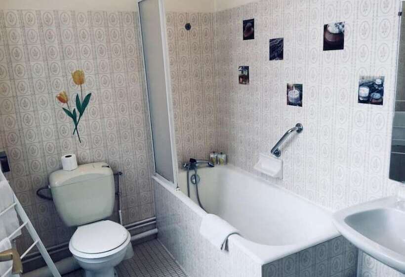 Семейный Номер, Hôtel Moderne