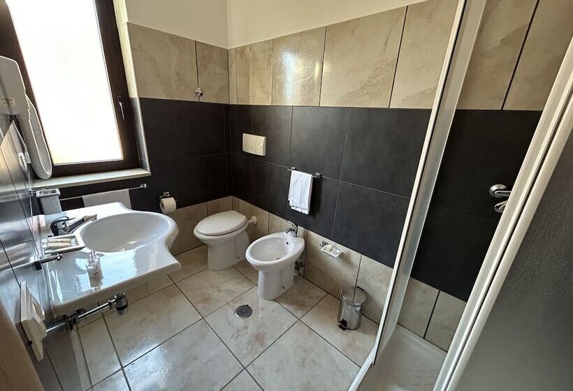 اتاق استاندارد سه نفره, Resort Park Village