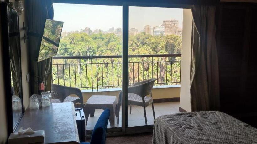 اتاق استاندارد با چشم‌انداز باغ, St.george