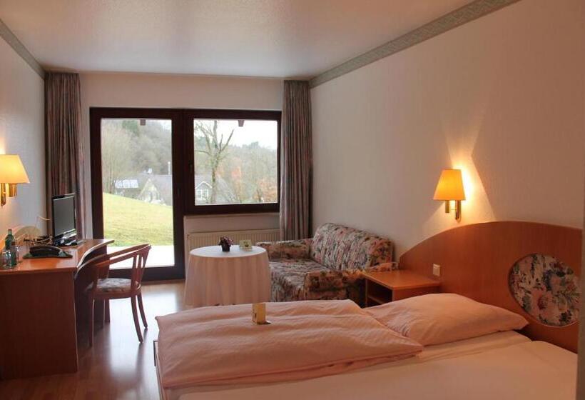 Номер Стандарт, Landgasthof Hotel Zur Linde Im Taunus