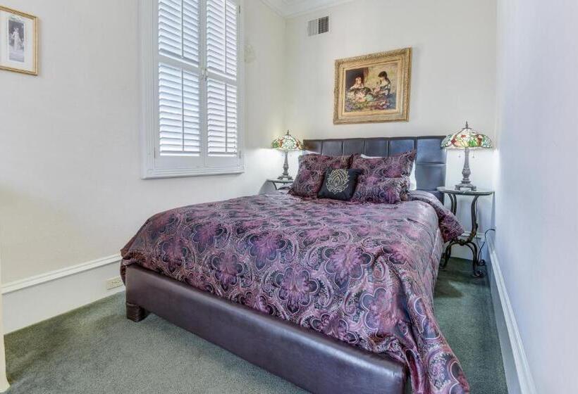 1 Bedroom Apartment, Chateau Orleans
