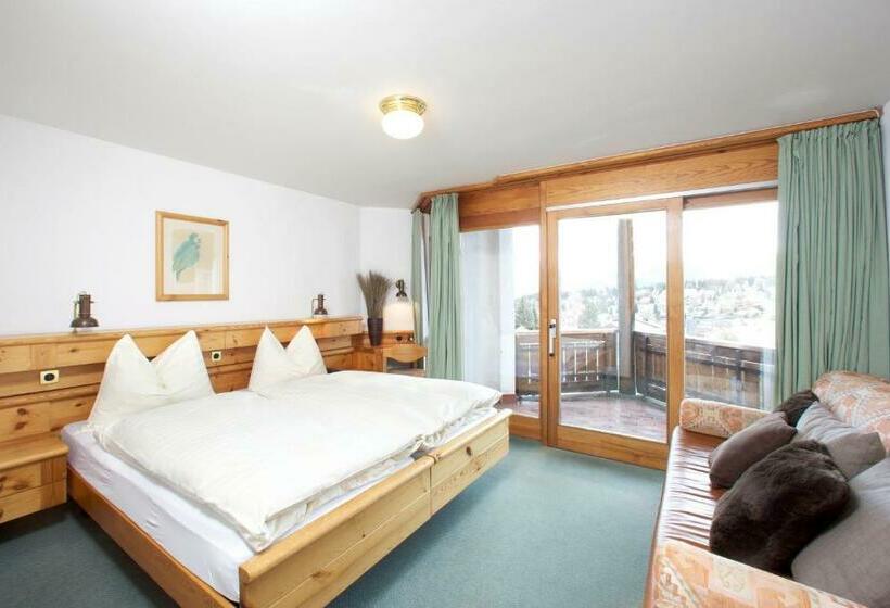 Номер Стандарт с Балконом, Arena Guesthouse