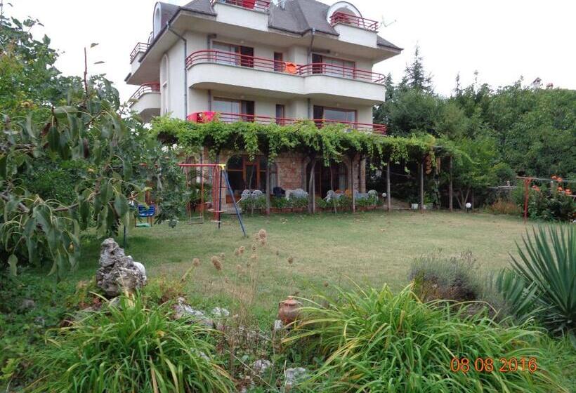 Номер Стандарт с Балконом, Villa Victoria