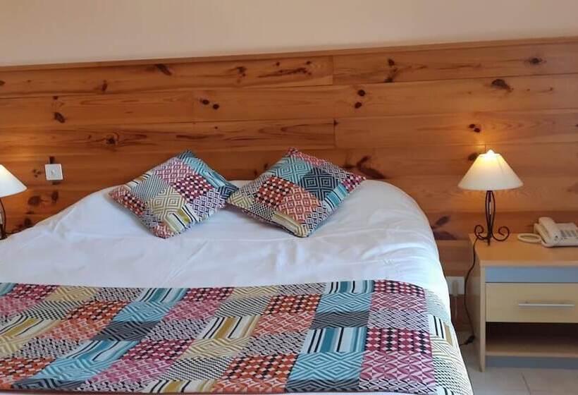 Номер Стандарт, Auberge De La Mandrie