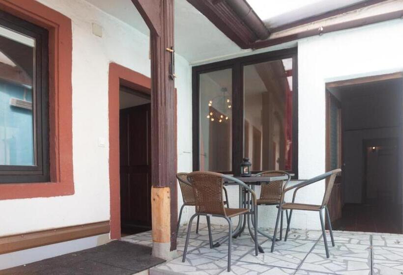 سوییت خانوادگی, Restaurant Hackteufel