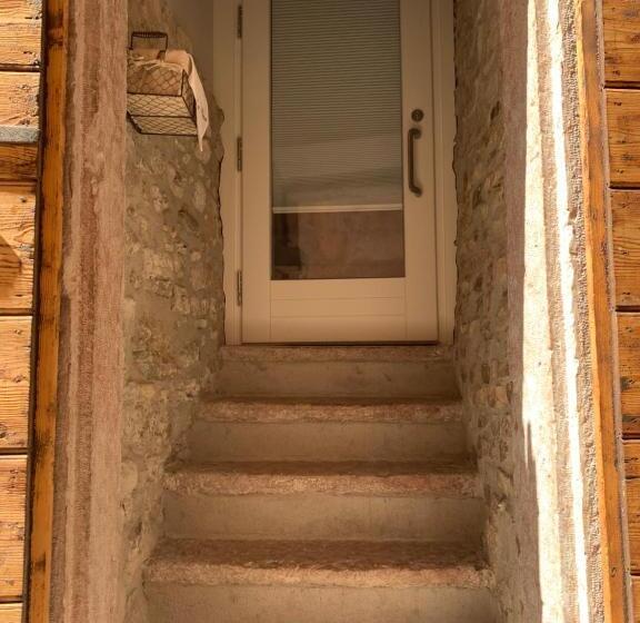 استوديو قياسي مطل على البحيرة, Albergo Ristorante Montebaldo