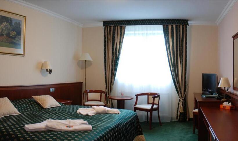 Habitación Estándar, Komorni Hurka