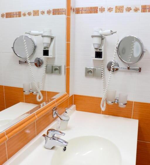 Habitación Estándar, Komorni Hurka