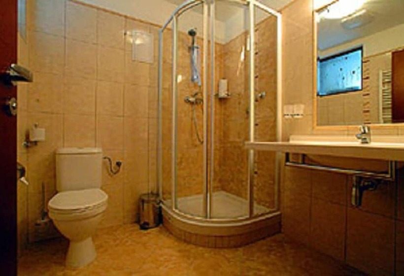 Habitación Estándar, Komorni Hurka