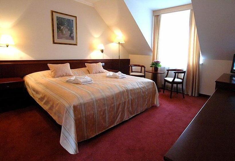 Habitación Estándar, Komorni Hurka