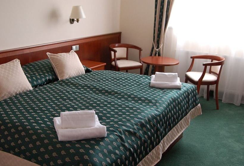 Habitación Estándar, Komorni Hurka